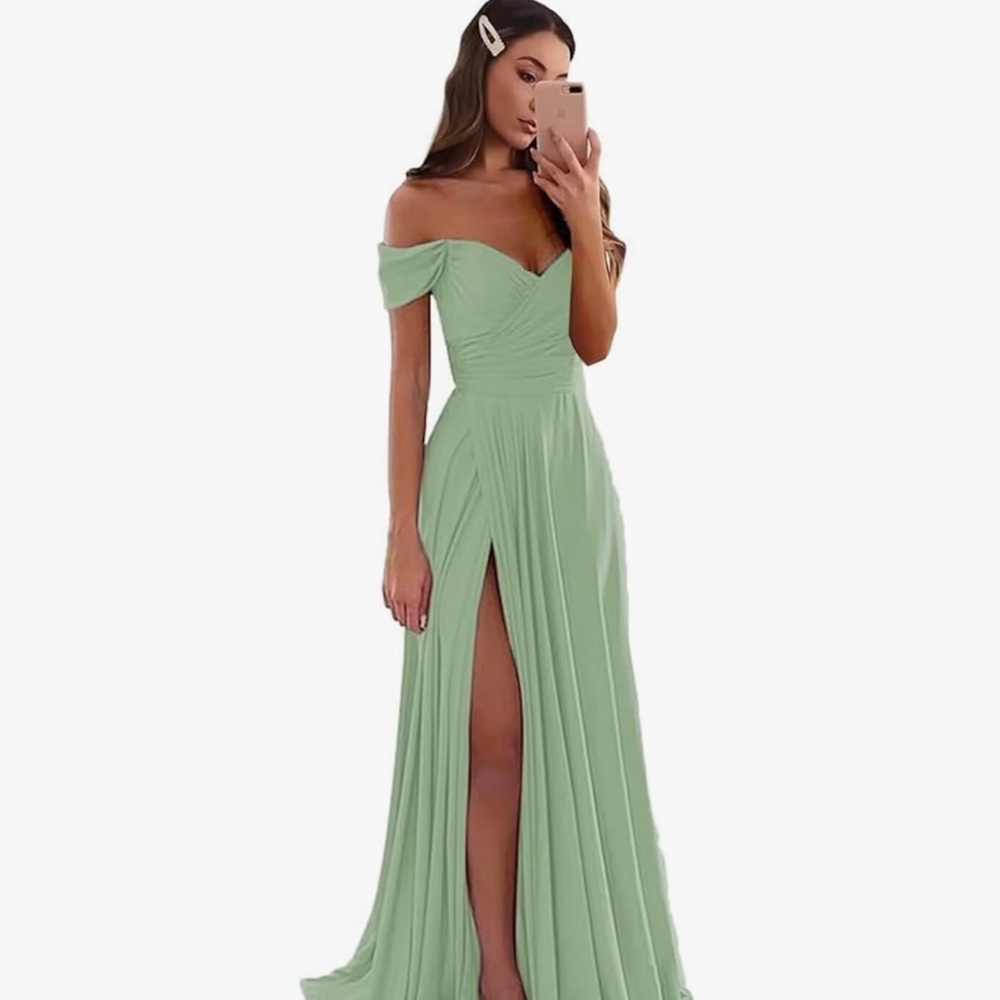 Amazon Green Pleated Slit Gown for Prom